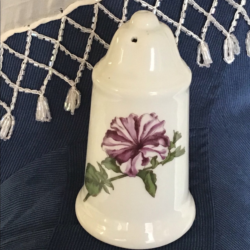 Pretty Little Flowered Sugar Shaker